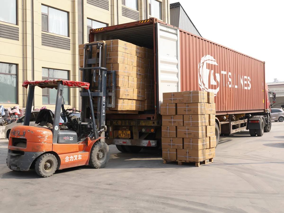 Container loading and shipment preparation at the JINJIE manufacturing site